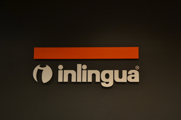 インリングアのロゴ